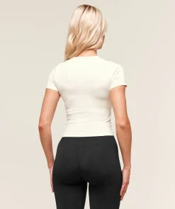 Everyday Seamless Tight Fit Crew Neck Tee