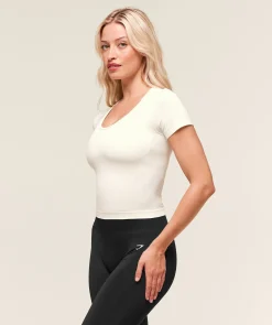 Everyday Seamless Tight Fit Crew Neck Tee