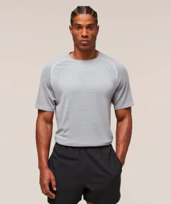 Versatile Seamless T-Shirt