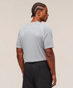 Versatile Seamless T-Shirt