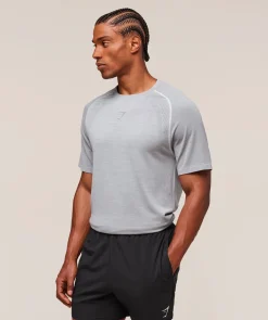 Versatile Seamless T-Shirt